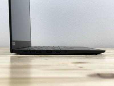 Lenovo ThinkPad X1 Carbon 7th Gen